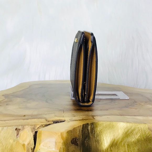 Michael Kors Jet Set Travel Slim Bifold Wallet - Picture 3 of 8